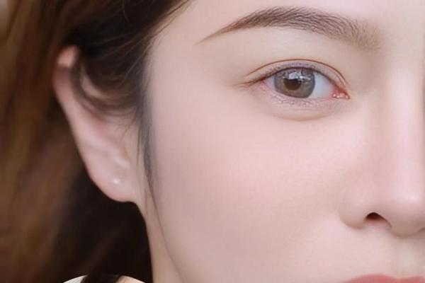 八字眉的女人性格怎样人际关系解答