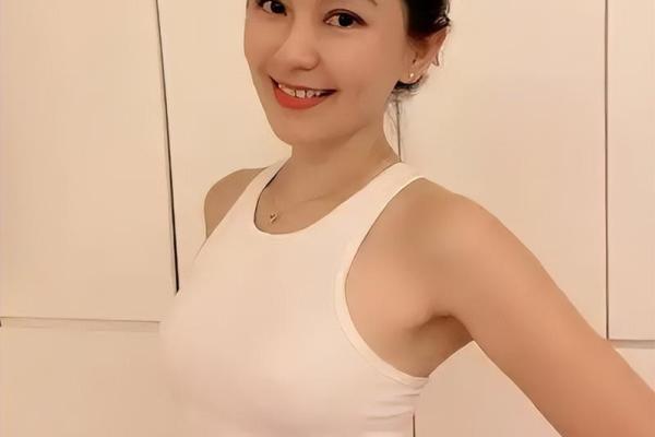 明星八字奶